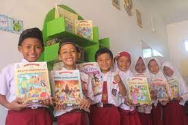 Siswa sd diajak membaca buku ramai ramai seperti ini reaksi. Pgn Sumbangkan Buku Untuk Sekolah Juara Batam Republika Online