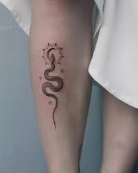 Veja mais ideias sobre tatuagens, tatuagem, tatoo. Tatuagem De Cobra Os Significados E 50 Inspiracoes Poderosas Blog Da Pajaris Biquinis Moda Viagens E Vida Solar
