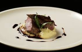 The Taste Steakhufte Mit Selleriepuree Und Rotweinsauce Steakhufte Lebensmittel Essen Kochrezepte
