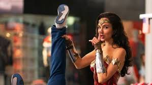 Diana must contend with a work colleague and businessman, whose desire for extreme wealth sends the world down a path of destruction, after an ancient artifact that grants wishes goes missing. Anak Dan Suami Gal Gadot Jadi Kameo Di Wonder Woman 1984
