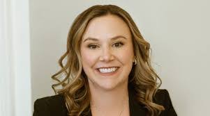 Shannon Borst's Instagram, Twitter & Facebook