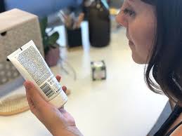 Decryptez Les Etiquettes De Vos Cosmetiques Greenweez Magazine Cosmetique Cosmetique Bio Etiquettes