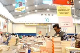 Nikmati juga pengalaman menyenangkan & lebih hemat untuk berbelanja big bad wolf dengan bebas ongkir hingga fitur cicilan 0% dari berbagai bank. Should You Bring Your Kids To The Big Bad Wolf Book Sale Community The Jakarta Post