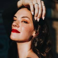 Isabella Rankin's Instagram, Twitter & Facebook