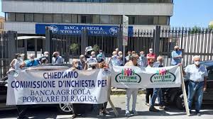 1,17 km) località tenutella s.n.c., 95100 catania agricola, banca, credito, di, popolare, ragusa Ragusa Sit In Davanti La Bapr Si Richiede Commissione