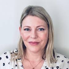 Robyn Connell's Instagram, Twitter & Facebook