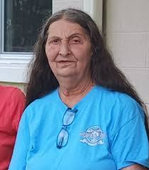 Carolyn Lund's Instagram, Twitter & Facebook