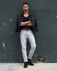 Also set sale alerts and shop exclusive offers only on shopstyle. Light Blue Jeans With Black Suede Chelsea Boots Outfits For Men 6 Ideas Outfits Lookastic