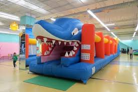 Yvelines Montigny Le Bretonneux Un Parc De Jeux Gonflables A Sqy Ouest 78actu