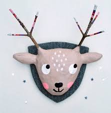 Ahnliche Artikel Wie Kinderzimmer Wandobjekt Tierkopf Hirsch In Beige Pappmache Auf Etsy Paper Mache Animals Newspaper Crafts Paper Mache Animal Head