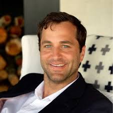 Our LC500's rugged, fixed-wing design lets it transport cargo through any  weather—whether it's flying in, over, around, or straight through—without  needing a pilot!