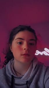 Alona Harper's Instagram, Twitter & Facebook