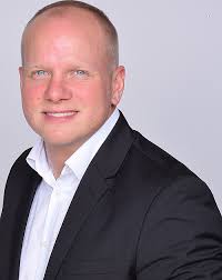 Die Mitarbeiter des Unternehmen Auto & Service PIA GmbH in München