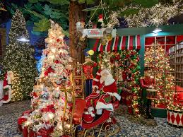 Country cove christmas tree farm is a live tree farm located at 1189 cut off rd, murfreesboro, tn. 10 Christmas Stores That Are Open Year Round