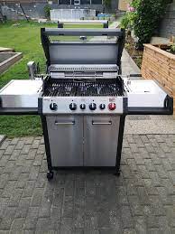 Der monroe pro 4 sik turbo ist ein stabil gebauter grillwagen, der 54 kg auf die waage bringt. Von Kohle Zu Gas Mit Dem Enders Monroe Pro 4 Sik Turbo Model 2020 Grillforum Und Bbq Www Grillsportverein De