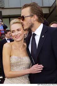 Naomi Watts ditches toyboy lover; Olsen Twins share a square; Christinas  cords cause cancellation