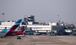 All 7 flights from united kingdom to dusseldorf are also listed on this page. Dusseldorf Airport Attack Knifeman On Run After Stabbing Manhunt Underway World News Express Co Uk