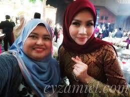 Siapa lagi kalau bukan bonda rozita ibrahim yang merupakan ibu kepada dato alif syukri yang terkenal dengan tagline ' terlajak laris' di malaysia ini. Majlis Perkahwinan Anak Lelaki Bongsu Bonda Rozita Ibrahim Bertemakan Kesultanan Melayu Klasik Blog Eyzamiel