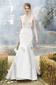 Quintessentially bridal, lace adds femininity, romance and grace to any wedding dress. Sophisticated Luxury The Monique Lhuillier Bliss Collection Fall 2016 Onefabday Com