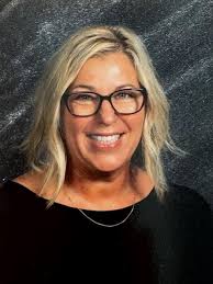 Family Guide to the LAUSD Strategic Plan Guía para Familias del Plan  Estratégico de LAUSD