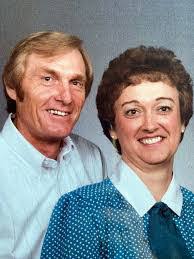 Lisa Hix's Instagram, Twitter & Facebook