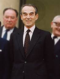 He was born in 1920s, in silent generation. Robert Badinter Conseil Constitutionnel