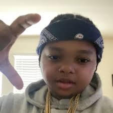 King Aura Review (@battlerapaura)