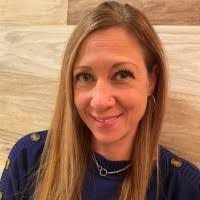 Erin Bardwell's Instagram, Twitter & Facebook