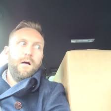 Sam Wallis (@SBWallis)