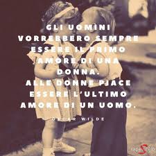 Prova a colpirlo con delle frasi ad effetto, con delle citazioni stupende, con una serie di aforismi interessanti. Le Piu Belle Frasi D Amore Per Lei E Per Lui
