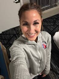 Let's Learn From Each Other: Buying Workout Clothes There are many  different choices when it comes to workout clothes, it can be difficult to  know what to look for or even