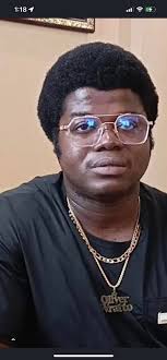 The late SKD used to be a lover boy oh! See how the old man photo copies  dem jeh flying all over 😁 We will address each one by one! They must