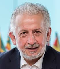 Enrique Cisneros's Instagram, Twitter & Facebook