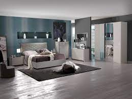 Das wohnzimmer ist das zentrum fast jeden zuhauses und da wir im größten und meist genutzten raum auch gäste empfangen, dient das wohnzimmer auch, finde die schönsten moderne schlafzimmer vorhänge auf homify. Schlafzimmer Set Valencia Modern 160x200 Cm Mit Schrank 4 T Rig Mit Kommode Und Spiegel Kaufen Bei Kapa Mobel