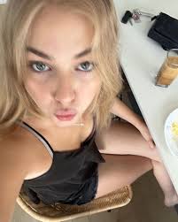 Jillian Thorne (@jillian_thorne) · Instagram photos and Reels