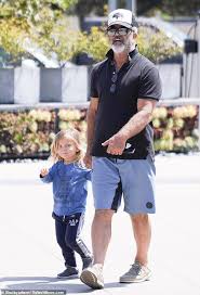 Mel Gibson Takes Break From Movie Projects To Go Shopping With Family Mel Gibson Mel Gibson Young Gibson