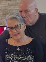 ❤️ 33 anni insieme ❤️ Laura, amore mio, in questi anni abbiamo scritto una  storia meravigliosa, fatta di sorrisi, sacrifici, abbracci, lacrime e  vittorie. Abbiamo camminato fianco a fianco, mano nella mano,