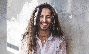 Michał szpak na festiwalu polsat superhit festiwal 2021 wykonał piosenkę „dziwny jest ten świat czesława niemena. Michal Szpak Mysli O Dziecku Gwiazdy Maxxx News Rmf Maxxx