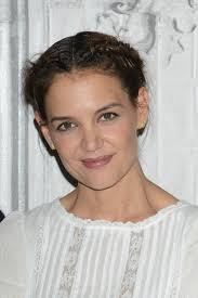 El look provenzal de Katie Holmes con trencitas francesas