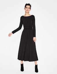 Waist Cinching Ruched Detailing Every Girl S Best Friend With A Midi Length And Long Sleeves Consider This Dress Navy Midi Dress Dresses Black Midi Dress
