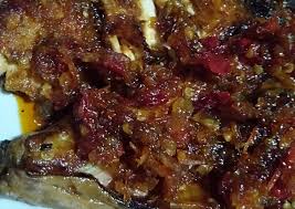 Goreng ikan sampai berwarna kecoklatan (jangan terlalu kering) 5. Resep Pecak Ikan Panggang Sambal Bawang Anti Ribet Sweetbuyouts