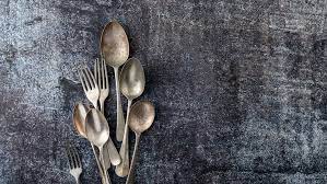 Das geht ohne großes schrubben quasi wie von selbst, denn natron ist in kombination mit alufolie und heißem wasser eine wahre wunderwaffe zum. Silber Reinigen So Putzt Man Angelaufenes Silber Richtig