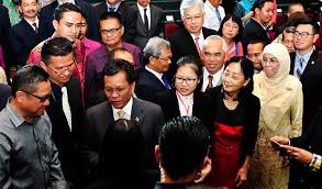 Adakah anda pelajar yang ingin melanjutkan pengajian ke universiti awam ? Rm10 Juta Bantu 5 000 Pelajar Sabah Masuk Ipt Shafie Apdal Borneo Today
