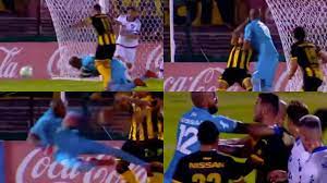 Nacional estuvo cerca de quedarse con la victoria en el estadio centenario. Lluvia De Punetazos Y Empujones En El Penarol Nacional