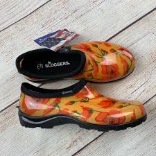 Pin By Sara Joyce On Frump Utilitarian Chic In 2020 Garden Clogs Clogs Shoes Women Shoes