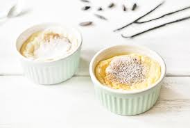 Soufflees Mit Vanille Und Tonkabohne Rezept Nzz Bellevue Tonkabohne Rezept Dessert Rezepte Einfach Soufflee