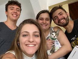 Com meus titios queridos Amanda e Gui 😻😺
