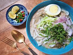 Having over 60 years of history and still cooking not stopping any sooner, you should try. Laksa Kedah Asli