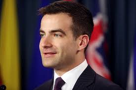 Catherine McKenna's 'straw free' tweets not free of criticism