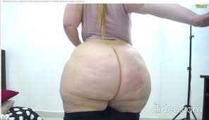 Mega pear ass